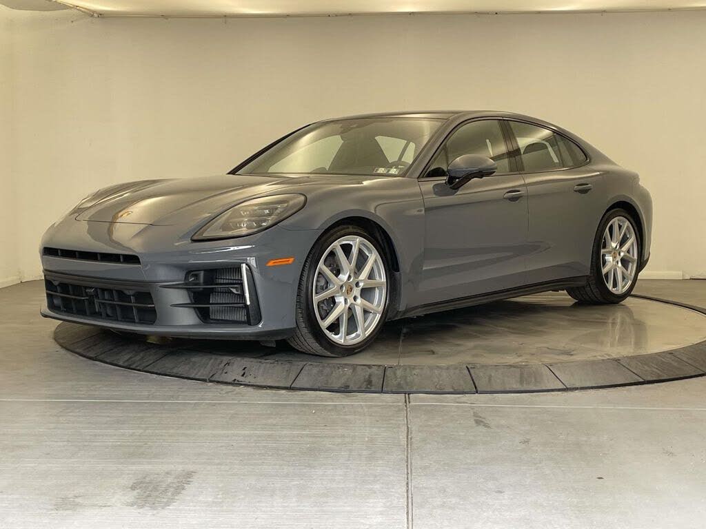 2025 Porsche Panamera 4