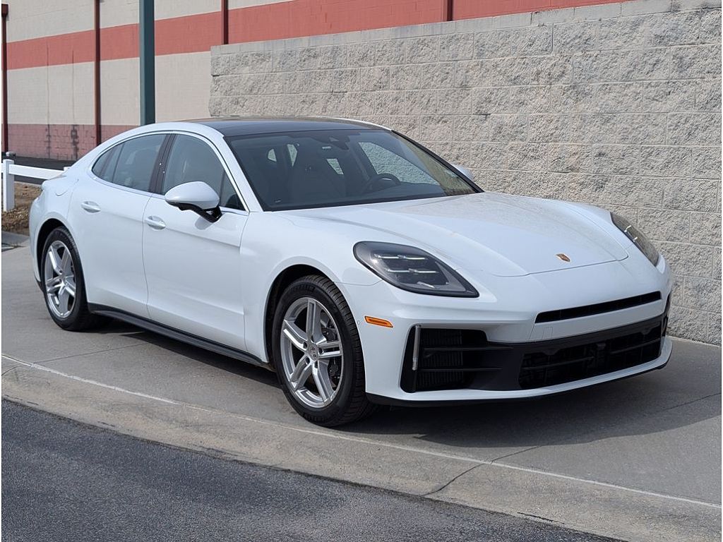 2025 Porsche Panamera 4
