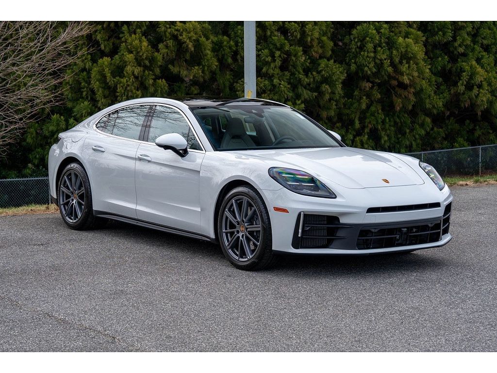 2025 Porsche Panamera 4