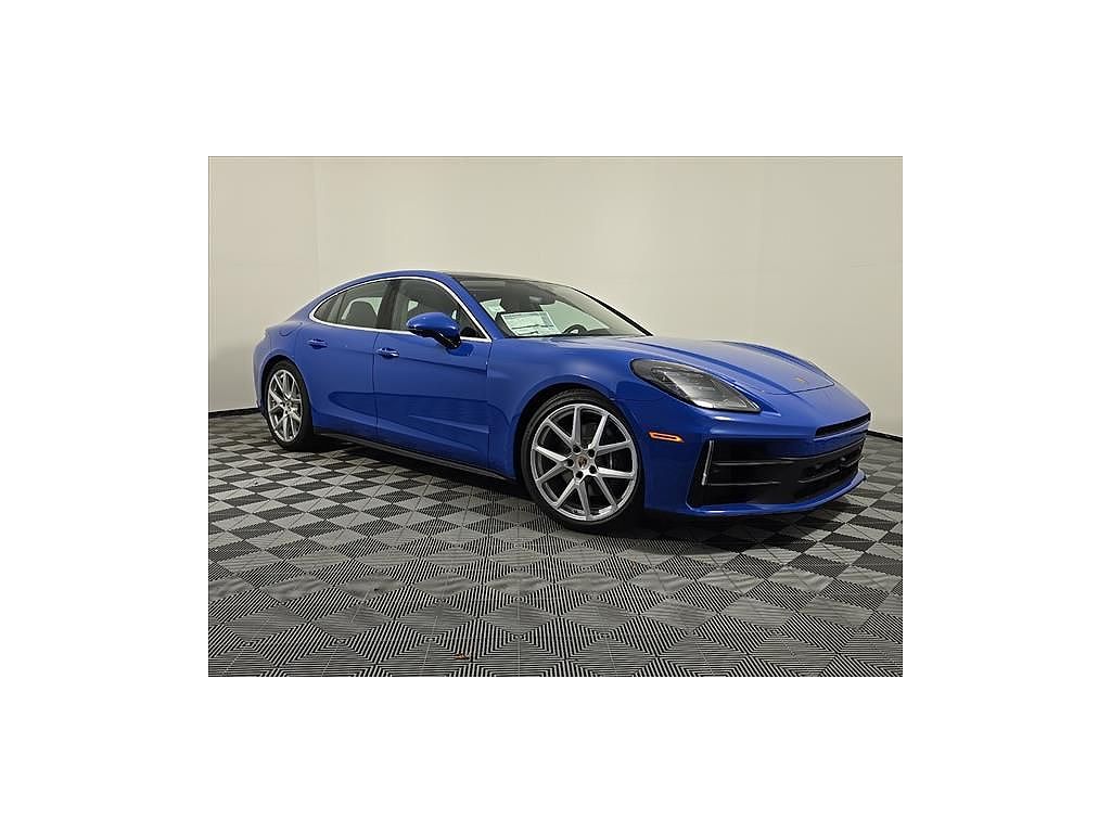 2025 Porsche Panamera 4
