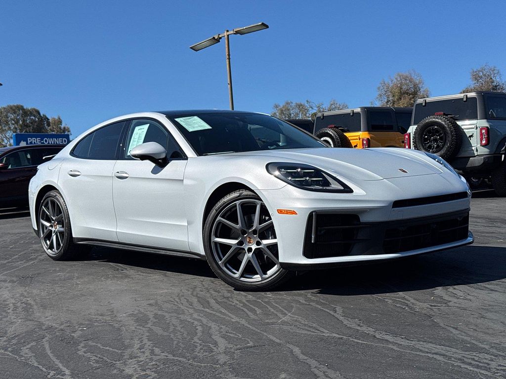 2025 Porsche Panamera 4