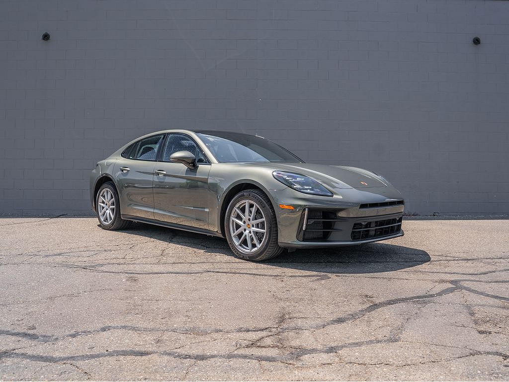 2025 Porsche Panamera 4