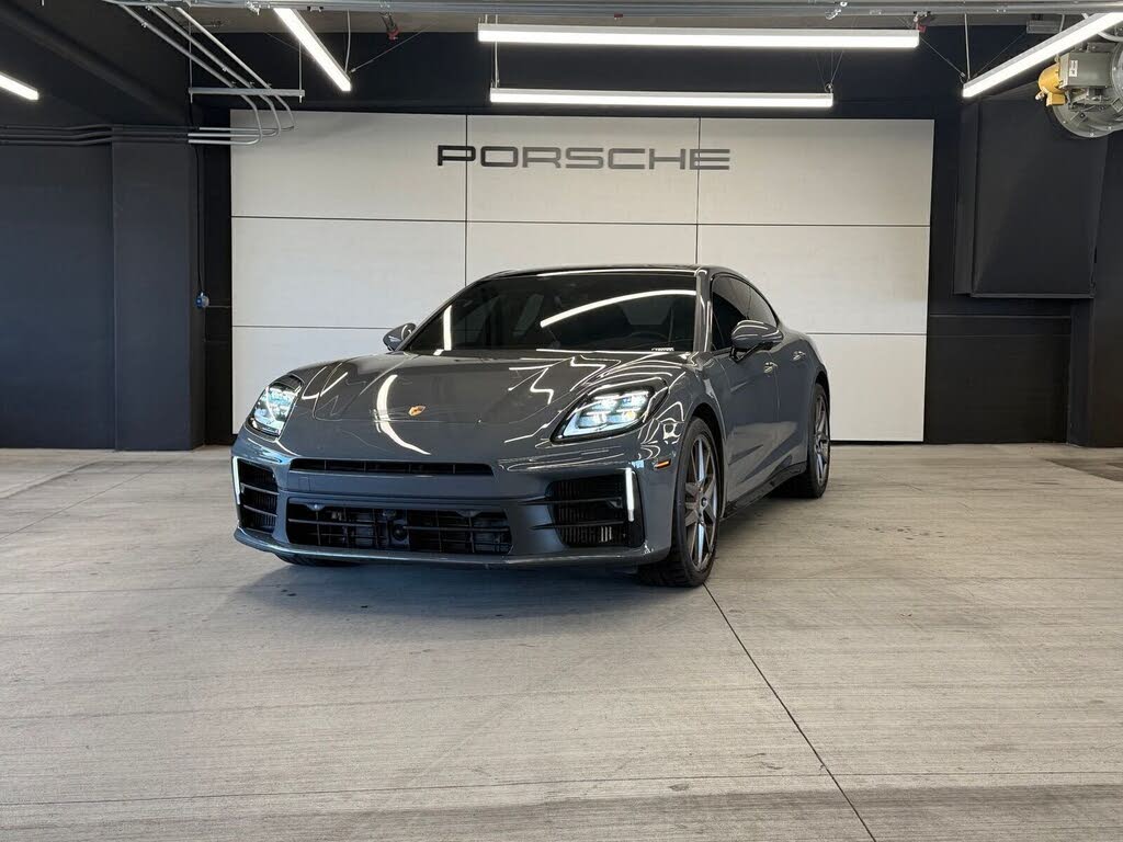 2025 Porsche Panamera 4