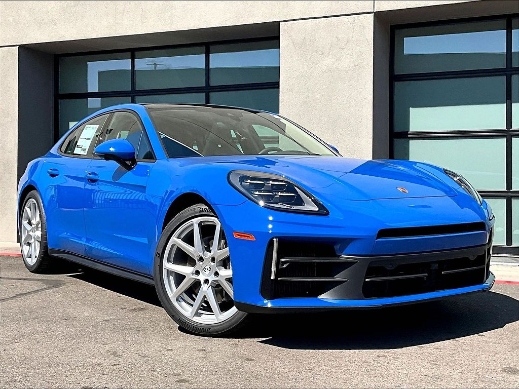 2025 Porsche Panamera 4