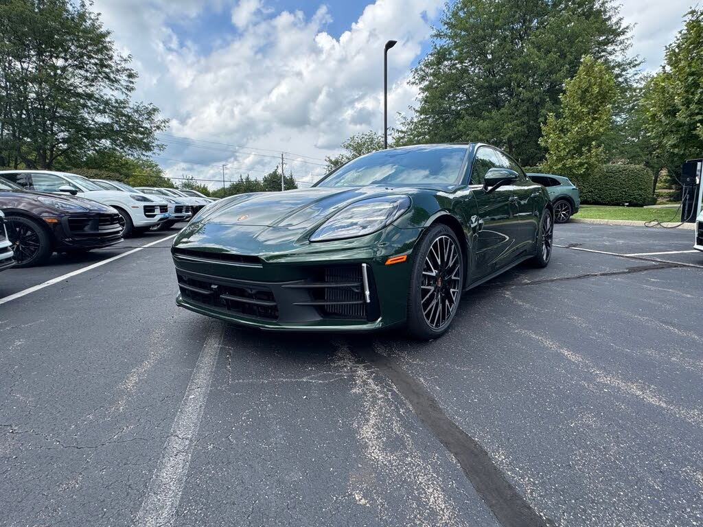 2026 Porsche Panamera 4
