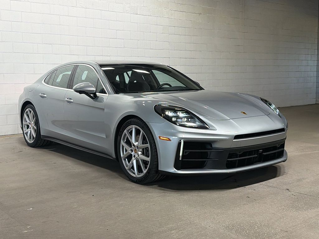 2025 Porsche Panamera 4