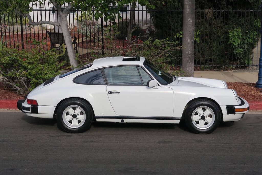 1989 Porsche 911 Carrera 2