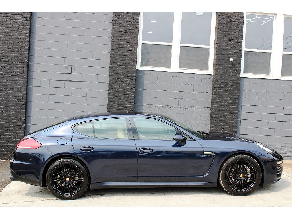 2016 Porsche Panamera