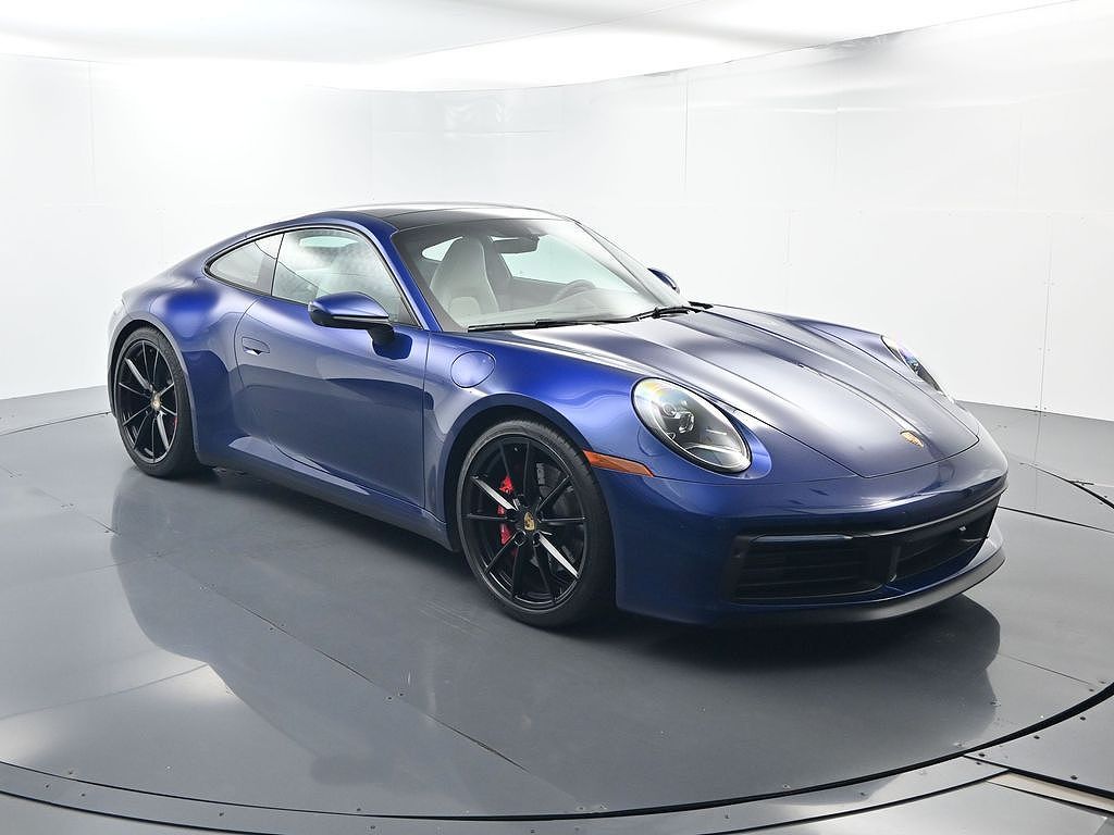 2022 Porsche 911 Carrera 4 GTS