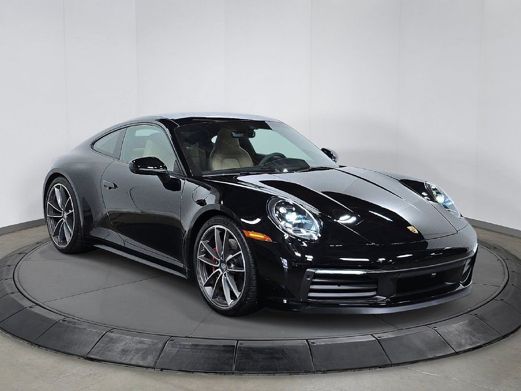 2024 Porsche 911 Carrera 4 GTS