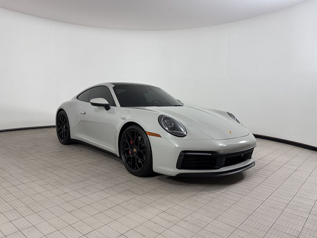 2024 Porsche 911 Carrera 4 GTS