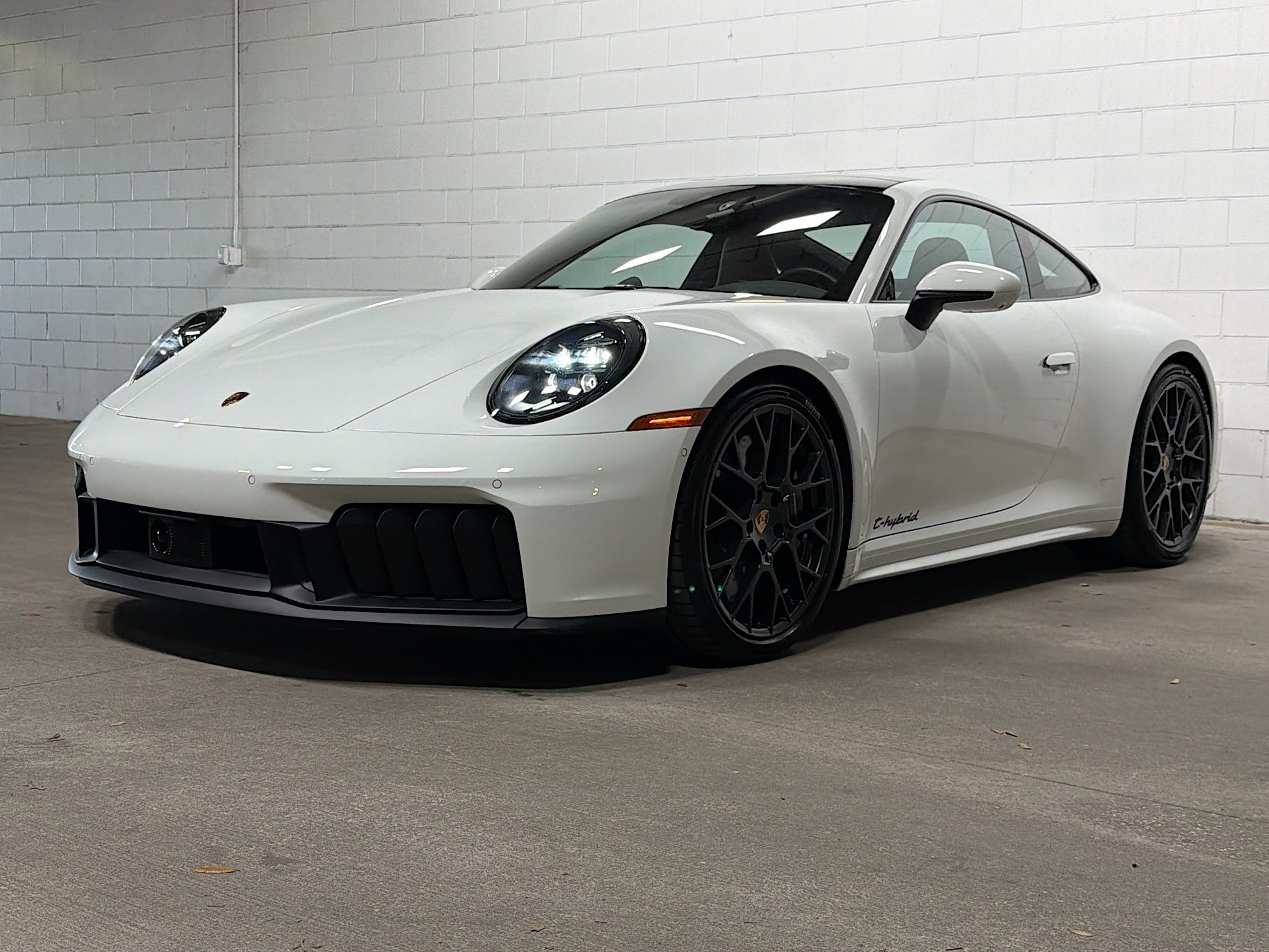 2025 Porsche 911 Carrera 4 GTS