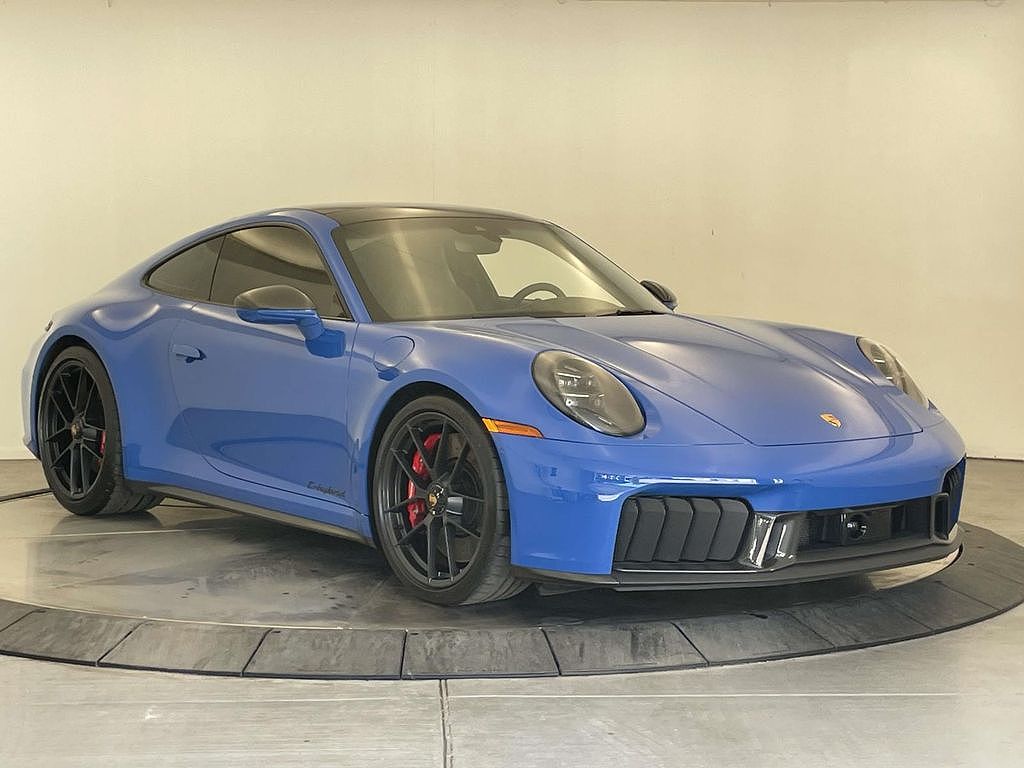 2026 Porsche 911 Carrera 4 GTS