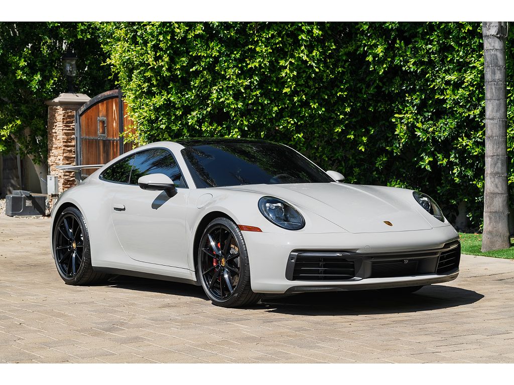 2024 Porsche 911 Carrera 4 GTS