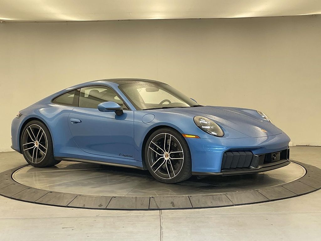 2026 Porsche 911 Carrera 4 GTS
