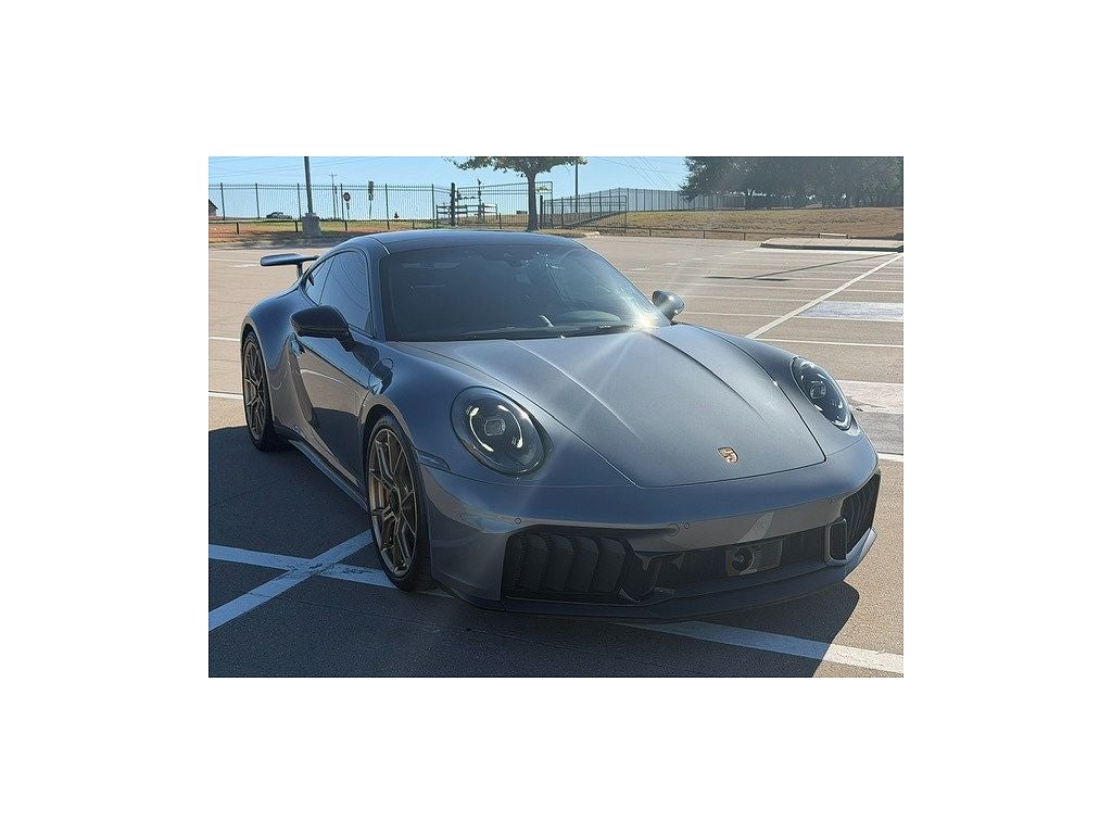 2026 Porsche 911 Carrera 4 GTS