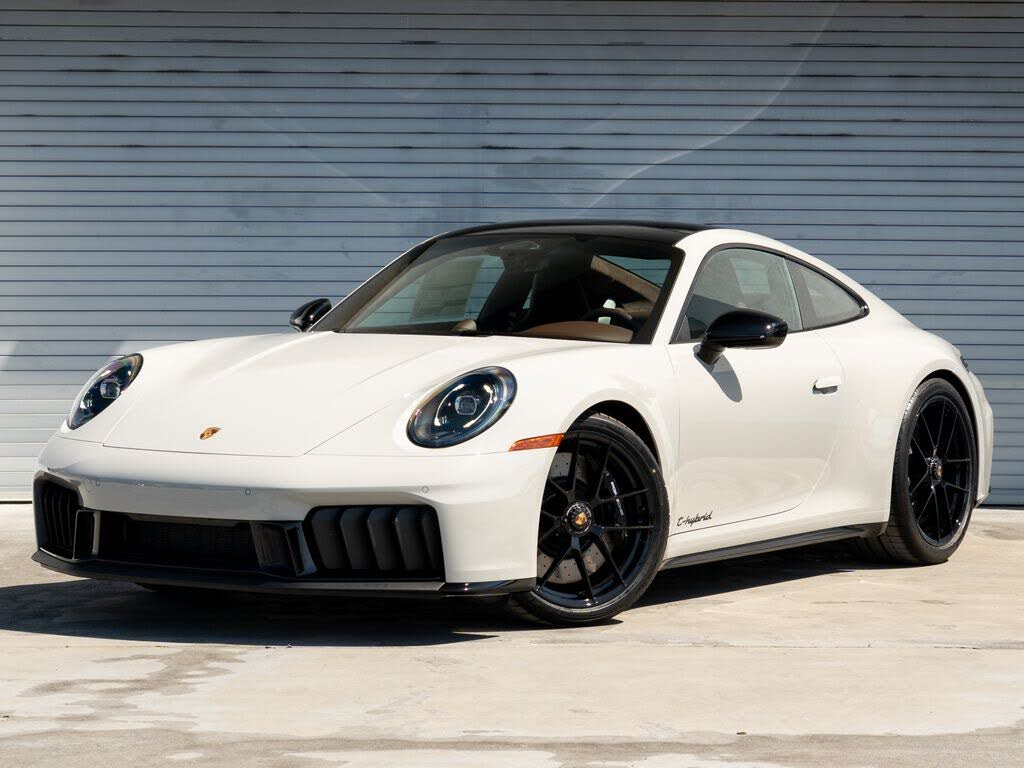 2026 Porsche 911 Carrera 4 GTS