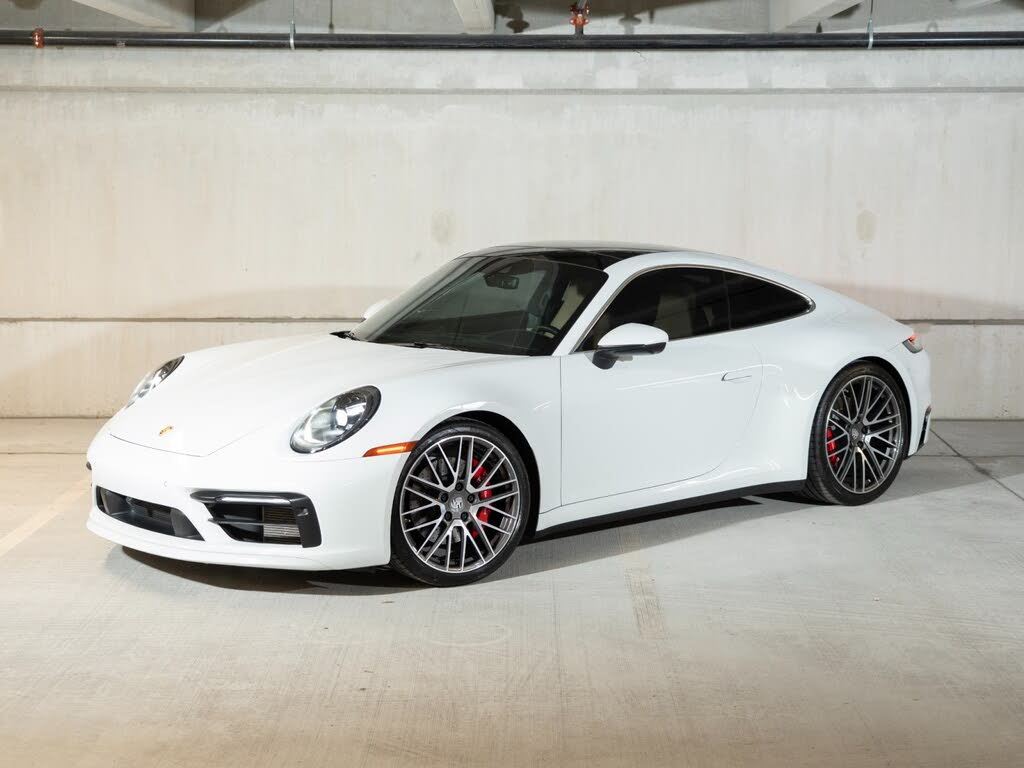 2022 Porsche 911 Carrera 4 GTS