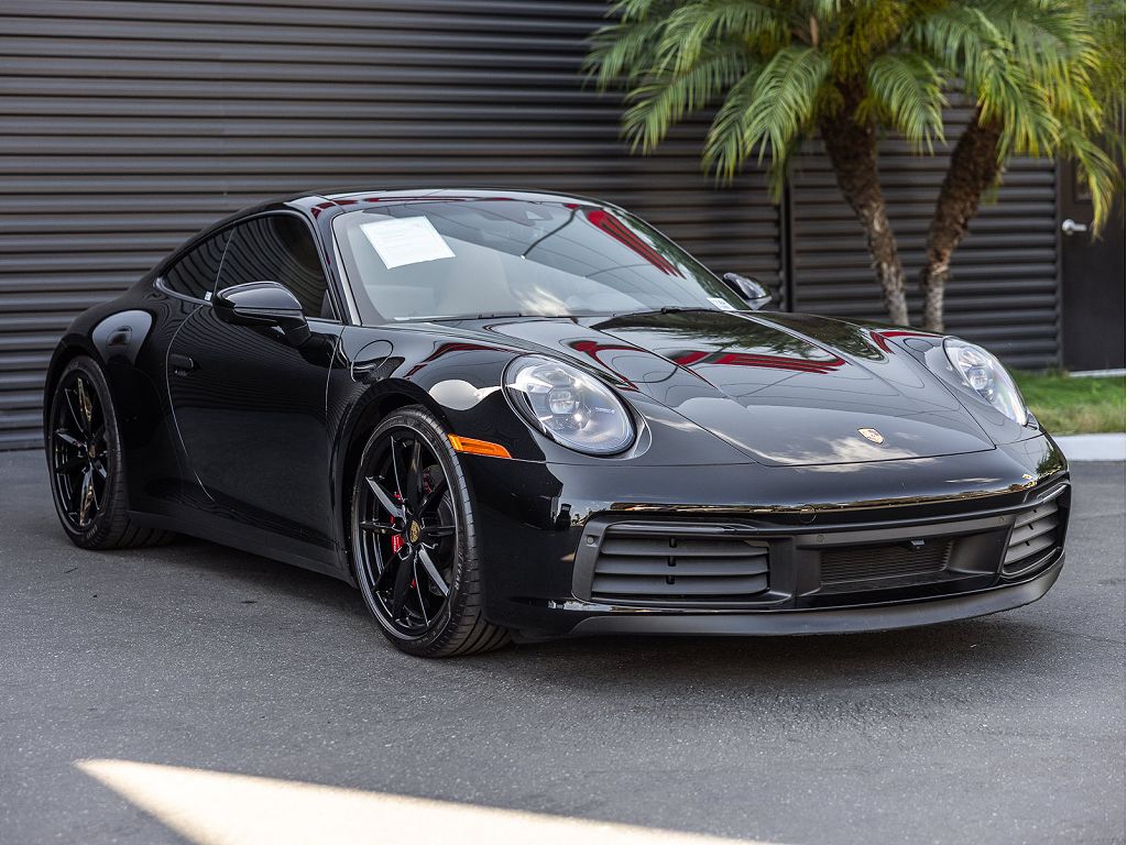 2024 Porsche 911 Carrera 4 GTS