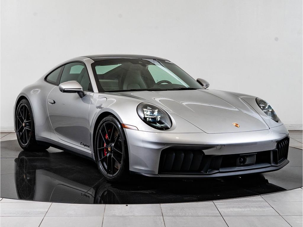 2025 Porsche 911 Carrera GTS