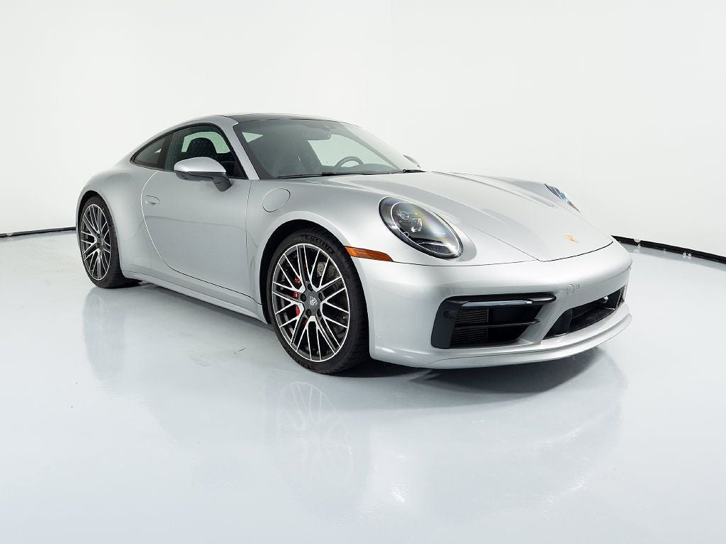 2022 Porsche 911 Carrera 4 GTS
