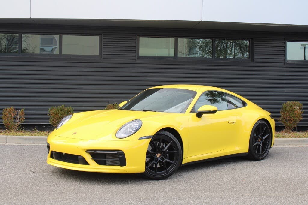 2024 Porsche 911 Carrera 4 GTS