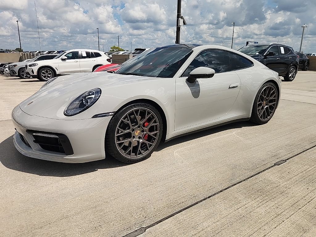 2024 Porsche 911 Carrera 4 GTS