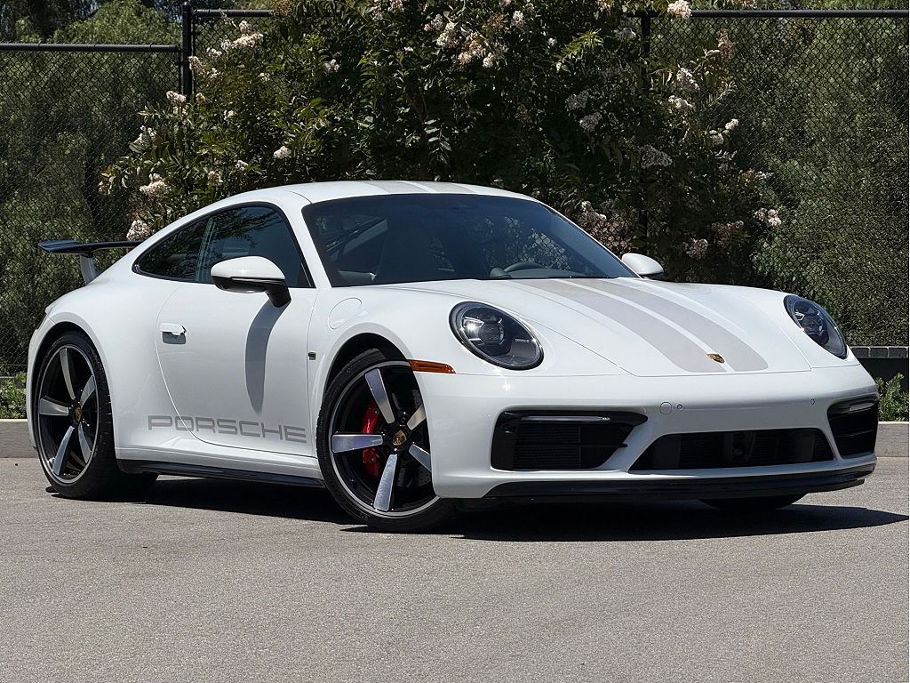 2024 Porsche 911 Carrera 4 GTS