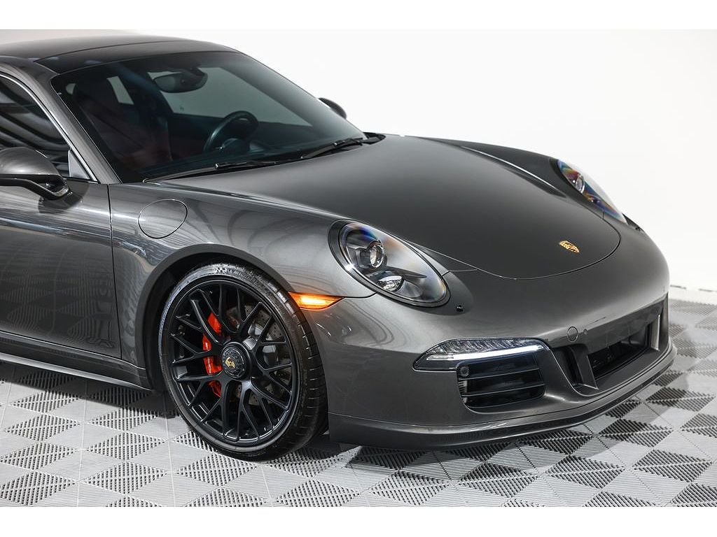 2015 Porsche 911 Carrera GTS