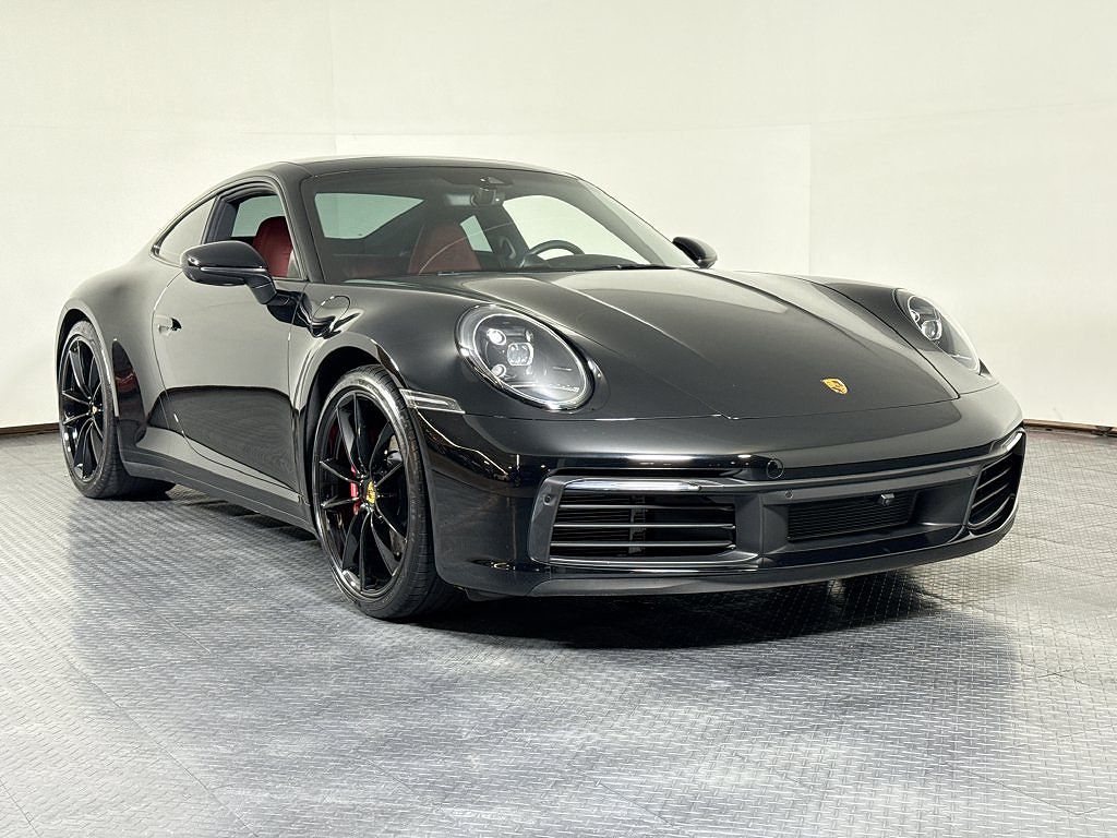 2022 Porsche 911 Carrera 4 GTS