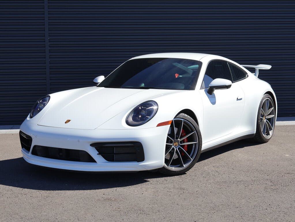 2024 Porsche 911 Carrera 4 GTS