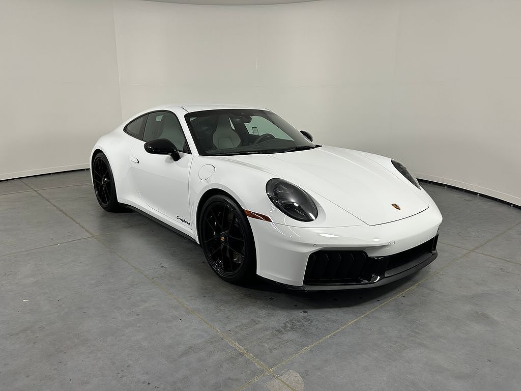2025 Porsche 911 Carrera GTS