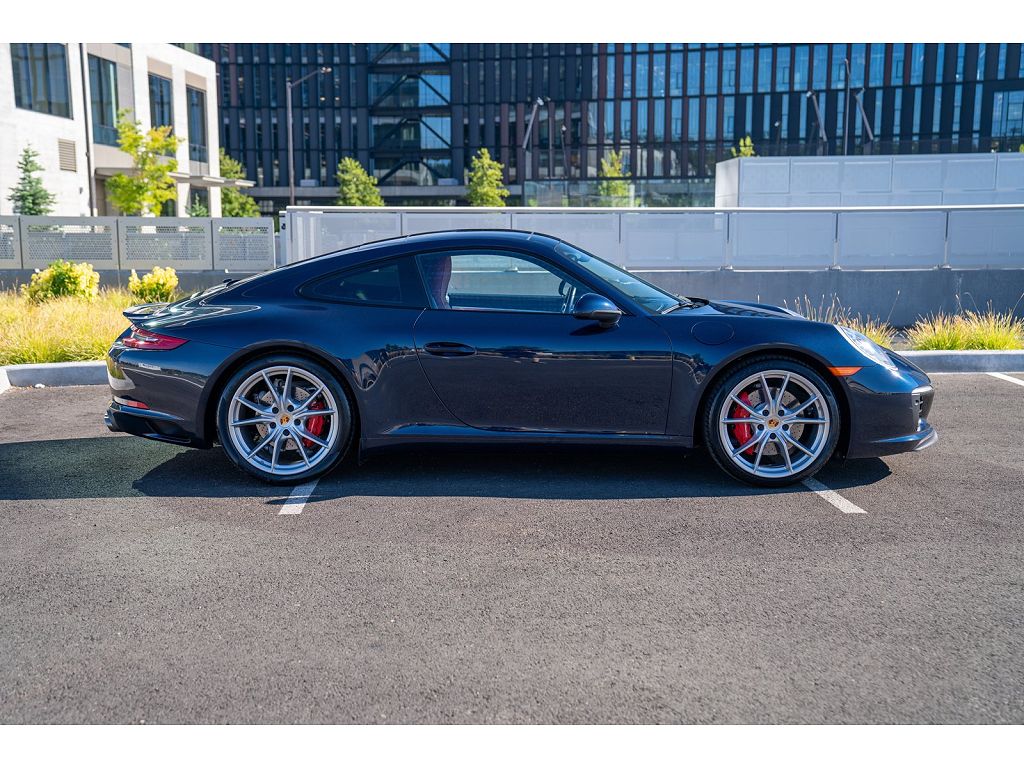 2018 Porsche 911 Carrera GTS