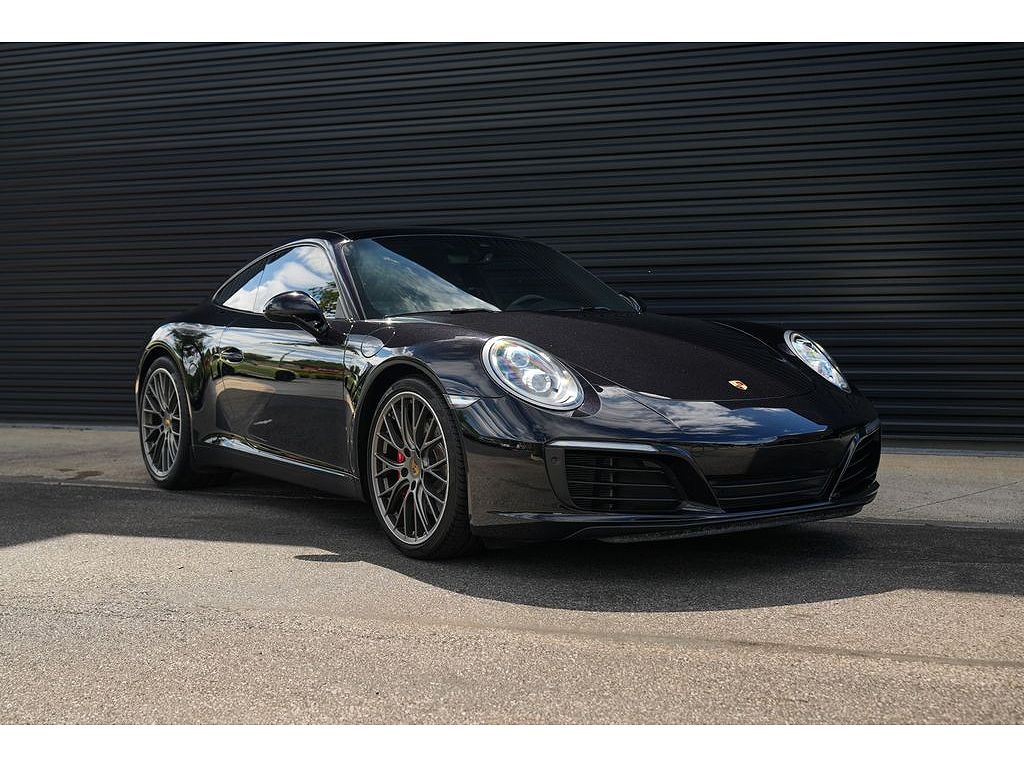2018 Porsche 911 Carrera GTS