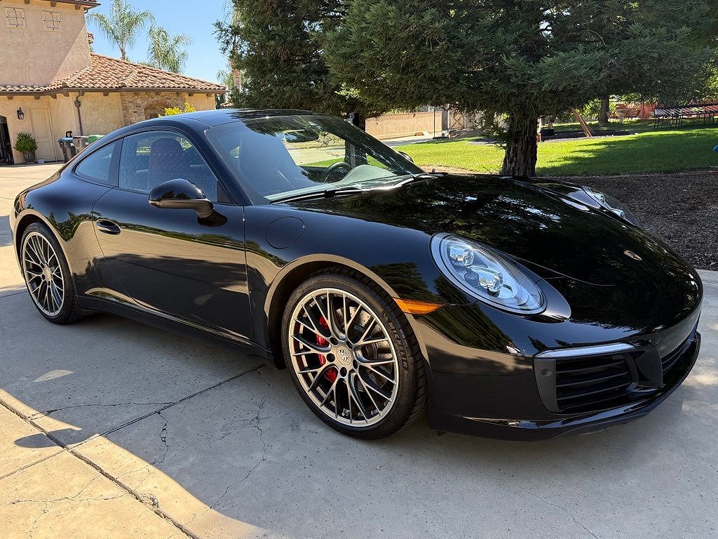 2018 Porsche 911 Carrera GTS