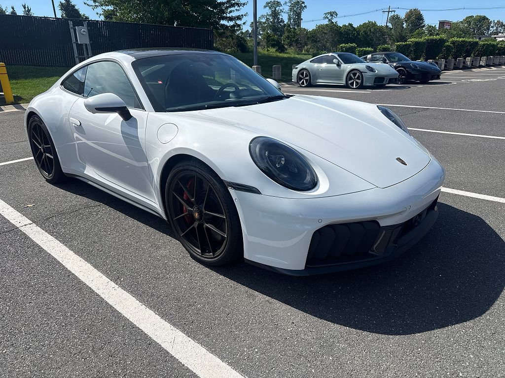 2026 Porsche 911 Carrera 4 GTS