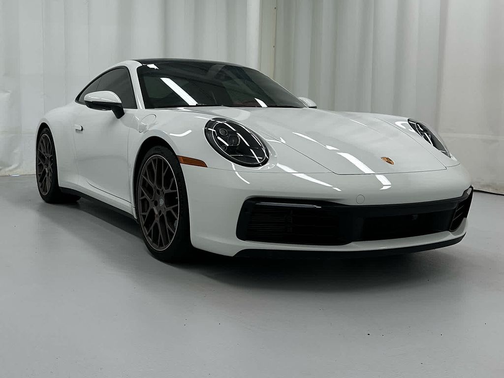 2024 Porsche 911 Carrera 4 GTS