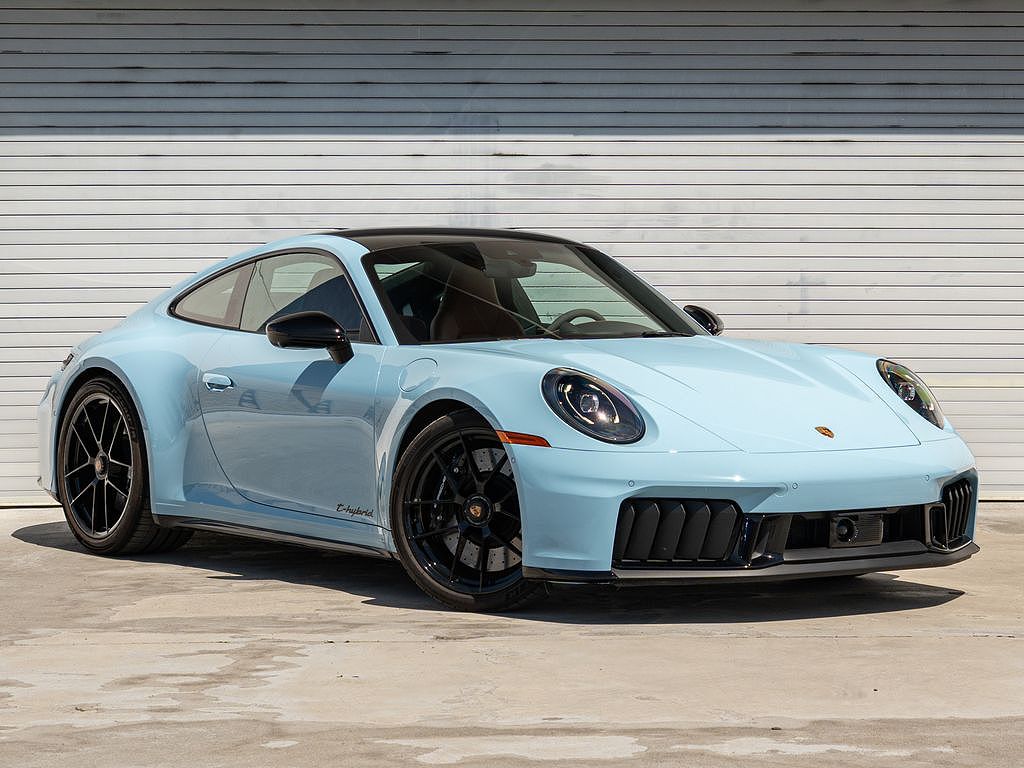 2025 Porsche 911 Carrera GTS