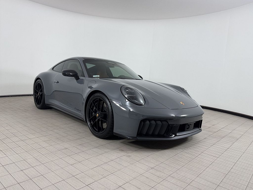 2026 Porsche 911 Carrera 4 GTS