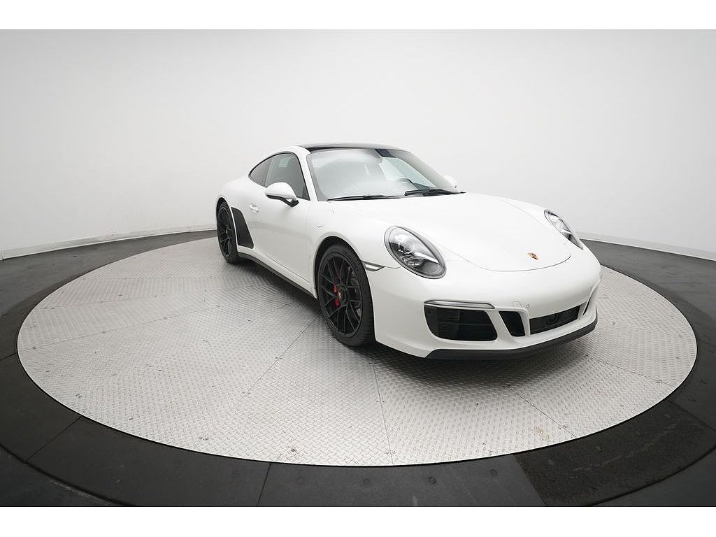 2019 Porsche 911 Carrera GTS