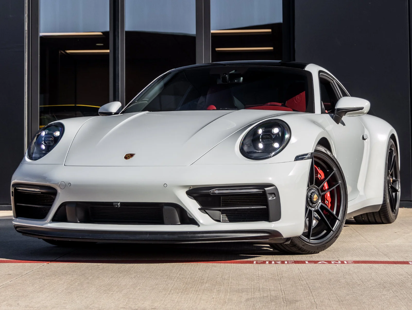2022 Porsche 911 Carrera 4 GTS