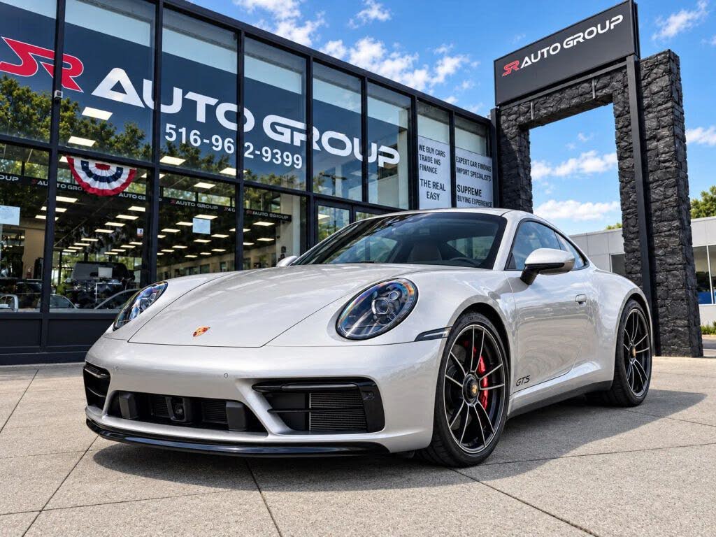 2022 Porsche 911 Carrera 4 GTS