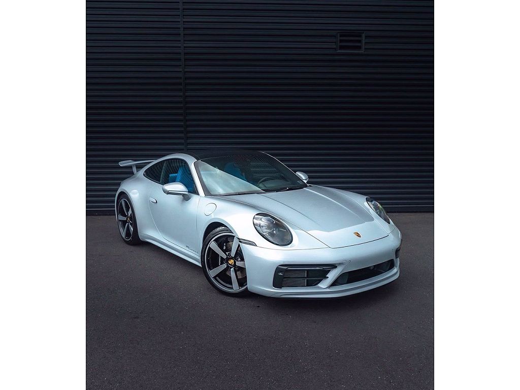 2024 Porsche 911 Carrera 4 GTS