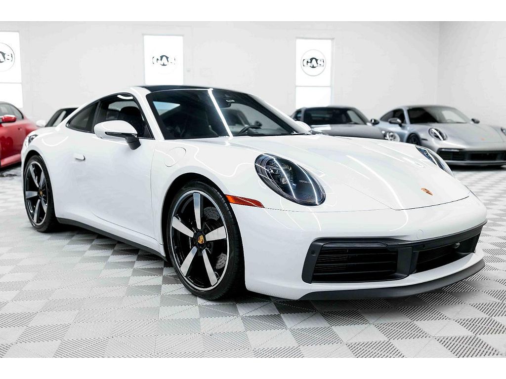 2022 Porsche 911 Carrera 4 GTS