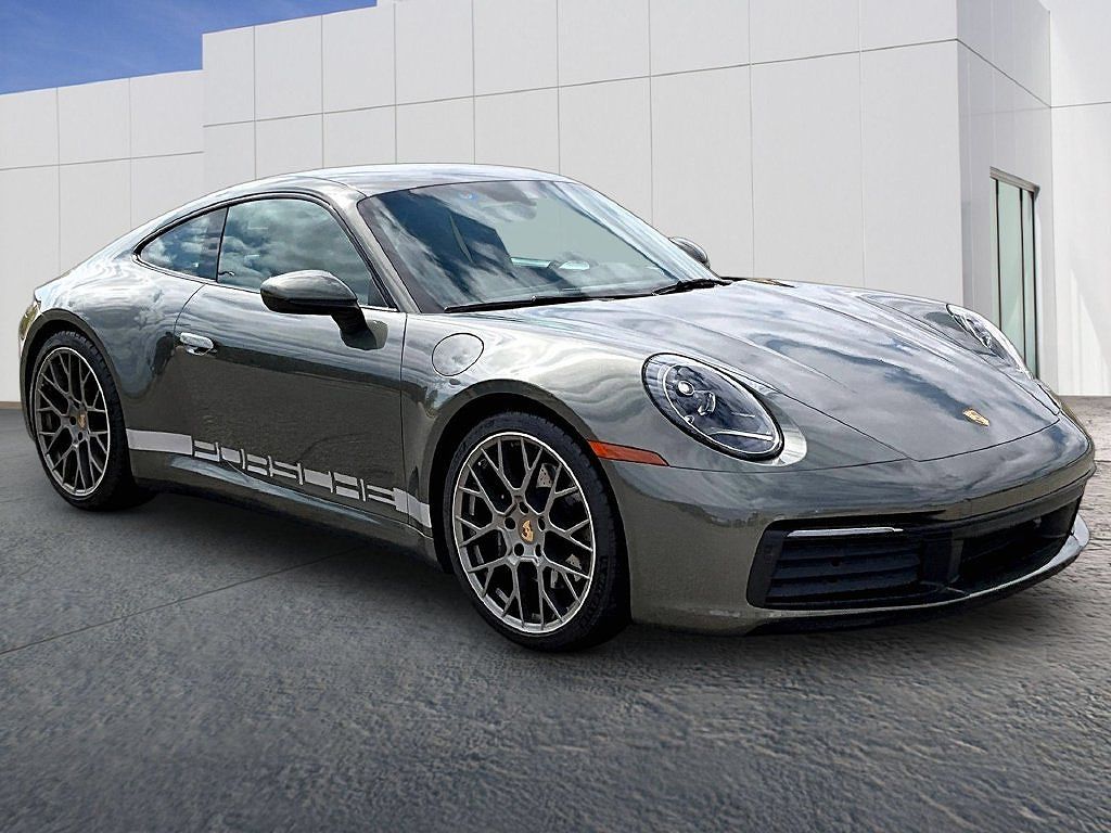 2024 Porsche 911 Carrera 4 GTS