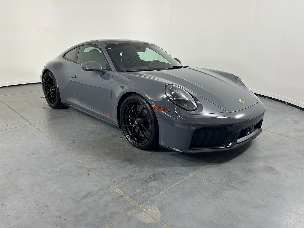 2026 Porsche 911 Carrera 4 GTS