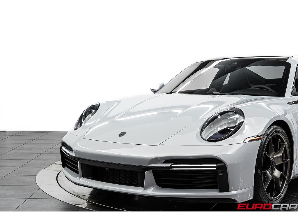 2025 Porsche 911