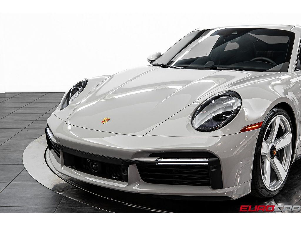 2025 Porsche 911