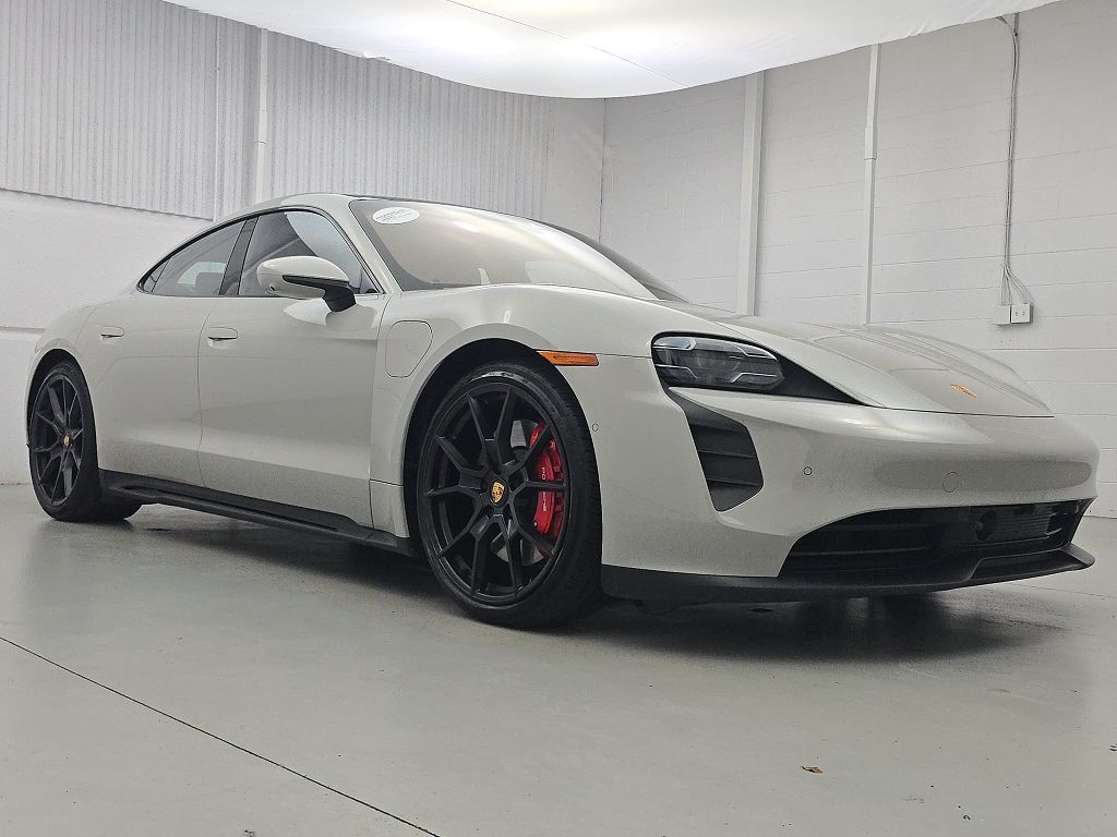 2024 Porsche Taycan GTS