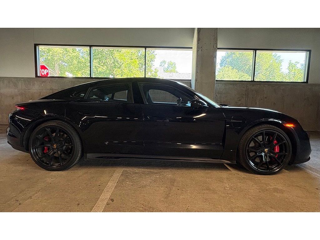 2022 Porsche Taycan GTS